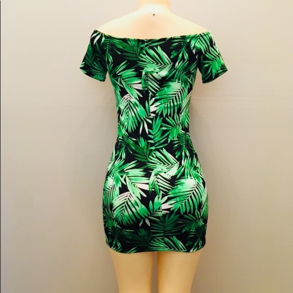 Dress - Picture 4 of 7